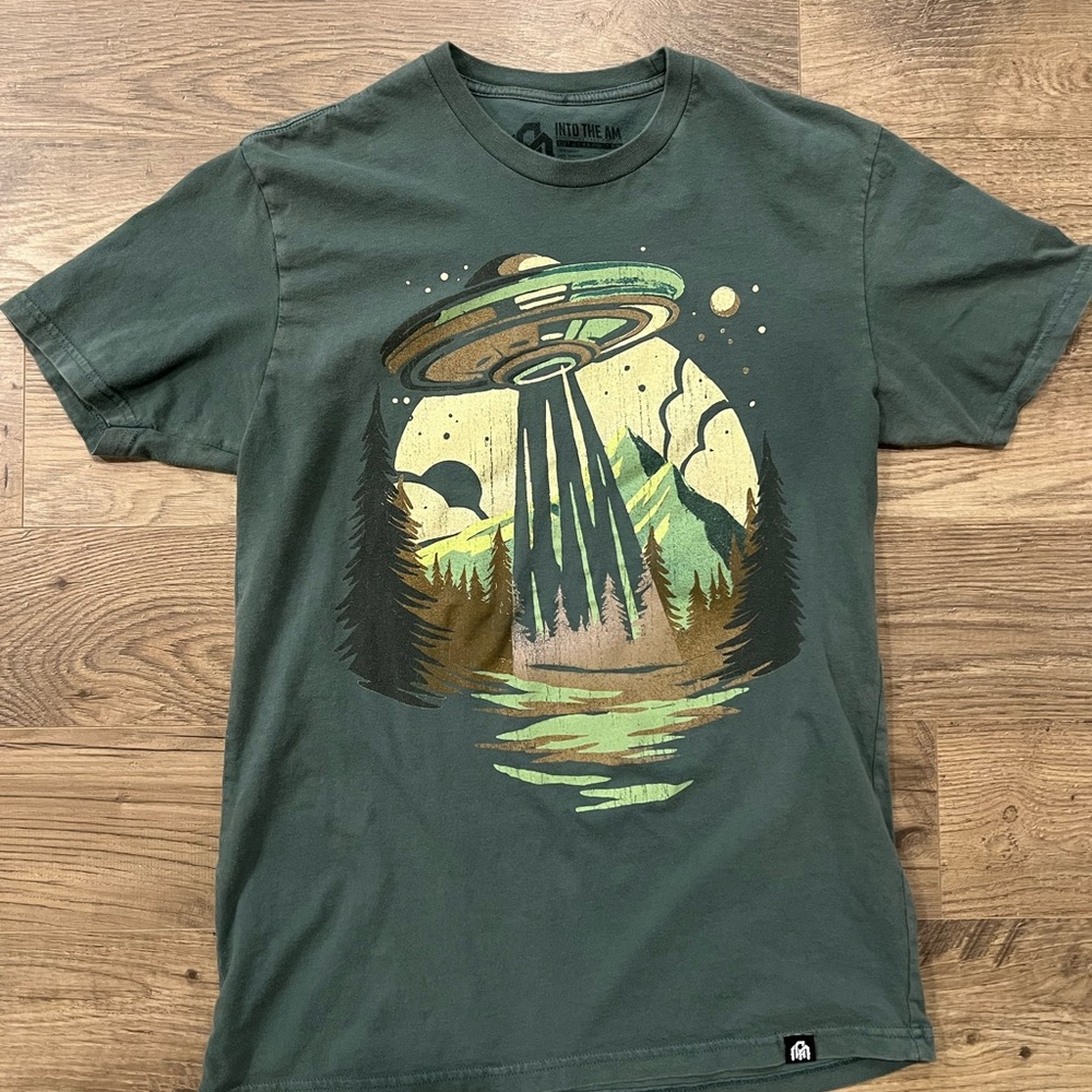 Into the AM vintage forest UFO shirt size S - faded green